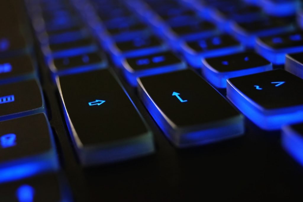 sobre teclado neon